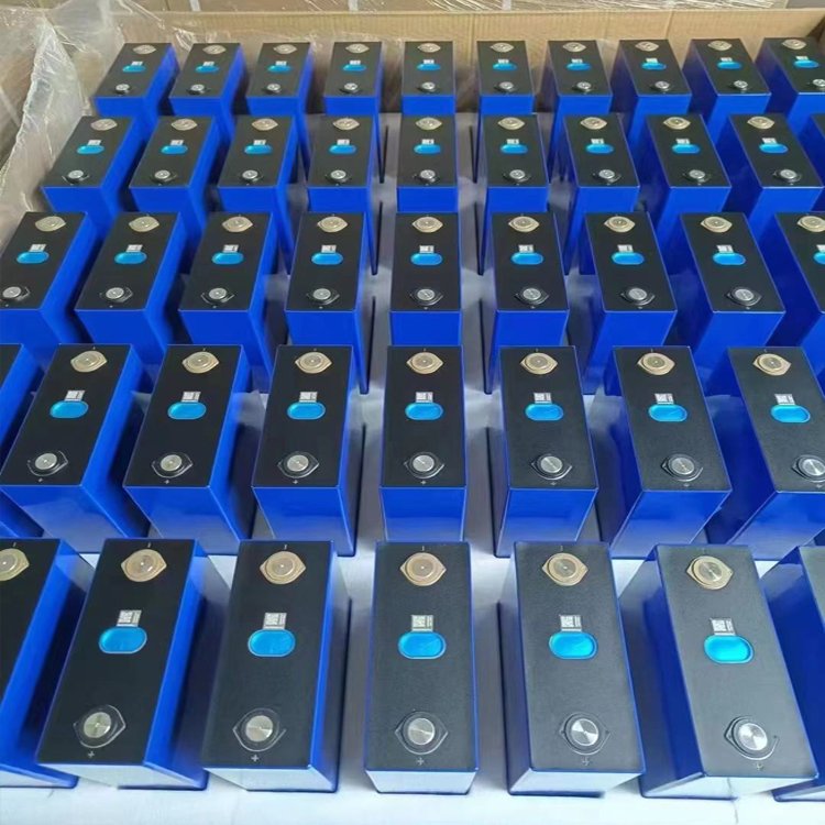 Shenzhen Qishou LiFePO4 304Ah 304 320Ah 320Ah 300Ah 320anp Grado a 3.2V 12V 24V 48V Prismatische Lithium-Ionen-Batterien Lifpo4 Akku - image 4
