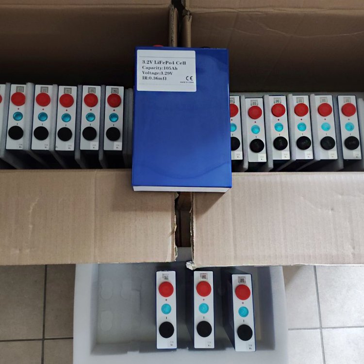 QSO prismatique Lifpo4 105Ah 105 100 150Ah Lifo4 Lfp Lipofe4 50Ah 130Ah 150Ah Calb/Catl 3.2 volts 3.2V 100Ah LiFePO4 batterie - image 4