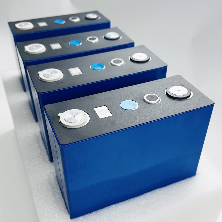 QSO Natrium Ionen Akku Natrium-ionbatterijen Sodium-ion Prismat 3.1V 200Ah 210Ah Sib Na Nfpp Batteria agli ioni di sodio per il sistema solare - image 4